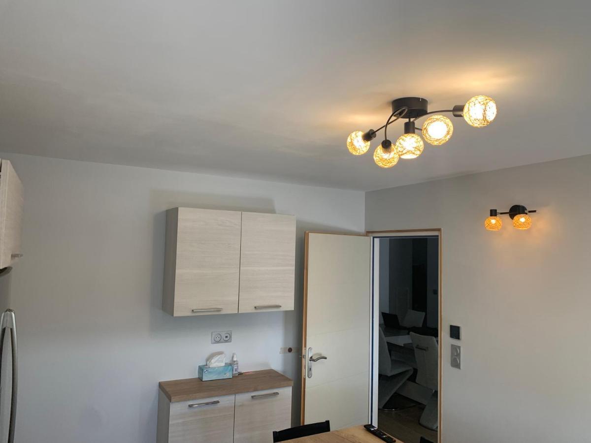 Chambre Privee/Climatisee+Tv /Petit Dejeuner Inclu/Tout Confort Nevers Eksteriør billede