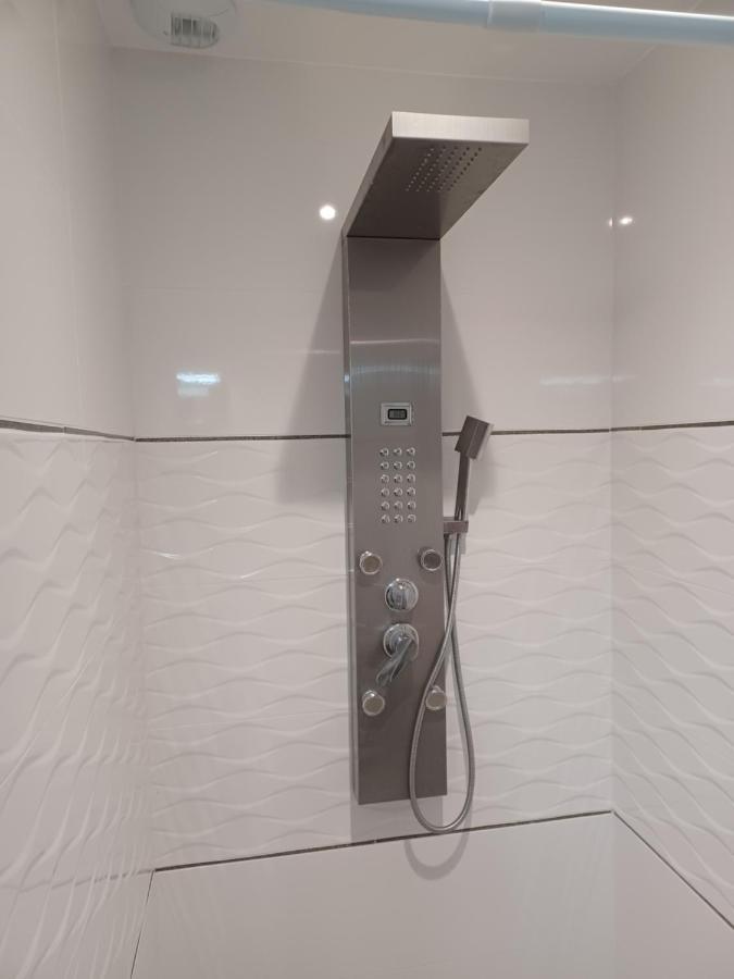 Chambre Privee/Climatisee+Tv /Petit Dejeuner Inclu/Tout Confort Nevers Eksteriør billede